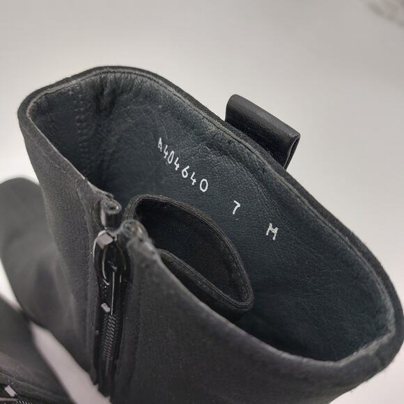 Stuart Weitzman Size 7M Black Womens Ankle Boots Gore-Tex - Picture 8 of 12